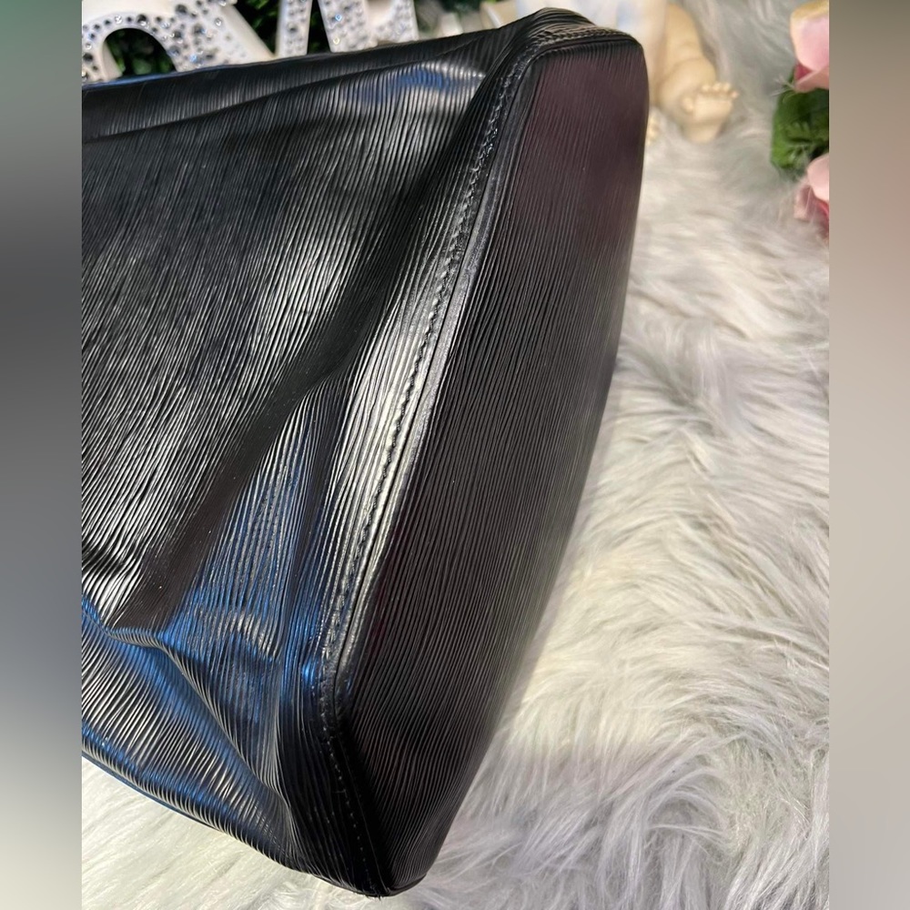 Louis Vuitton Epi Noe backpack with small wallet - Picture 9 of 14